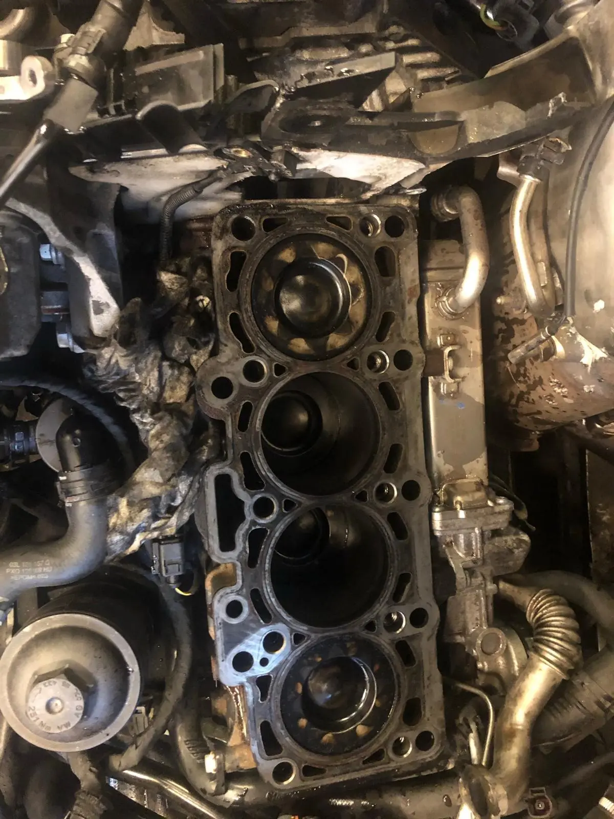 Profesjonalna naprawa silnika w doświadczonym warsztacie Auto Firma